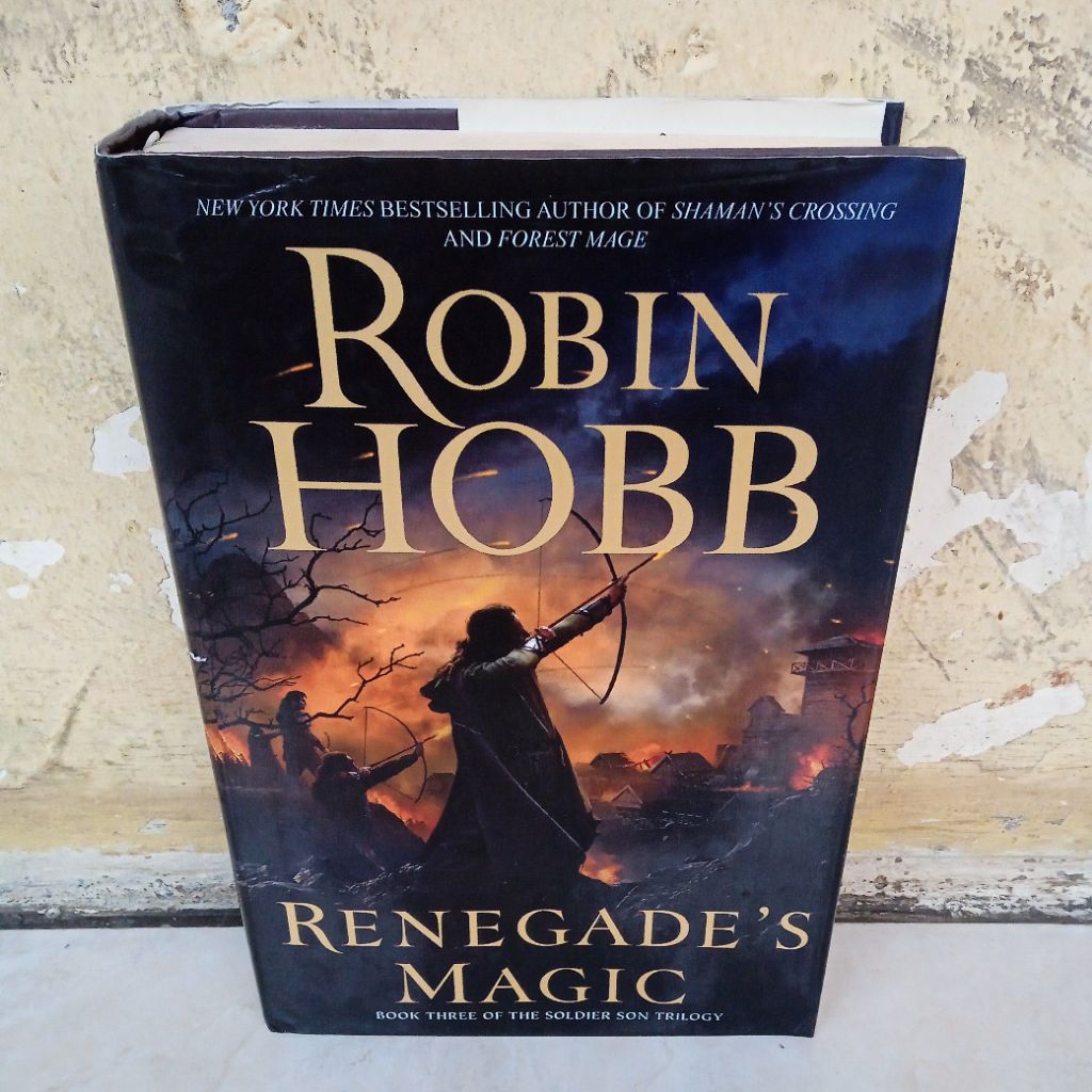 BUKU RENEGADE'S MAGIC BY ROBIN HOBB