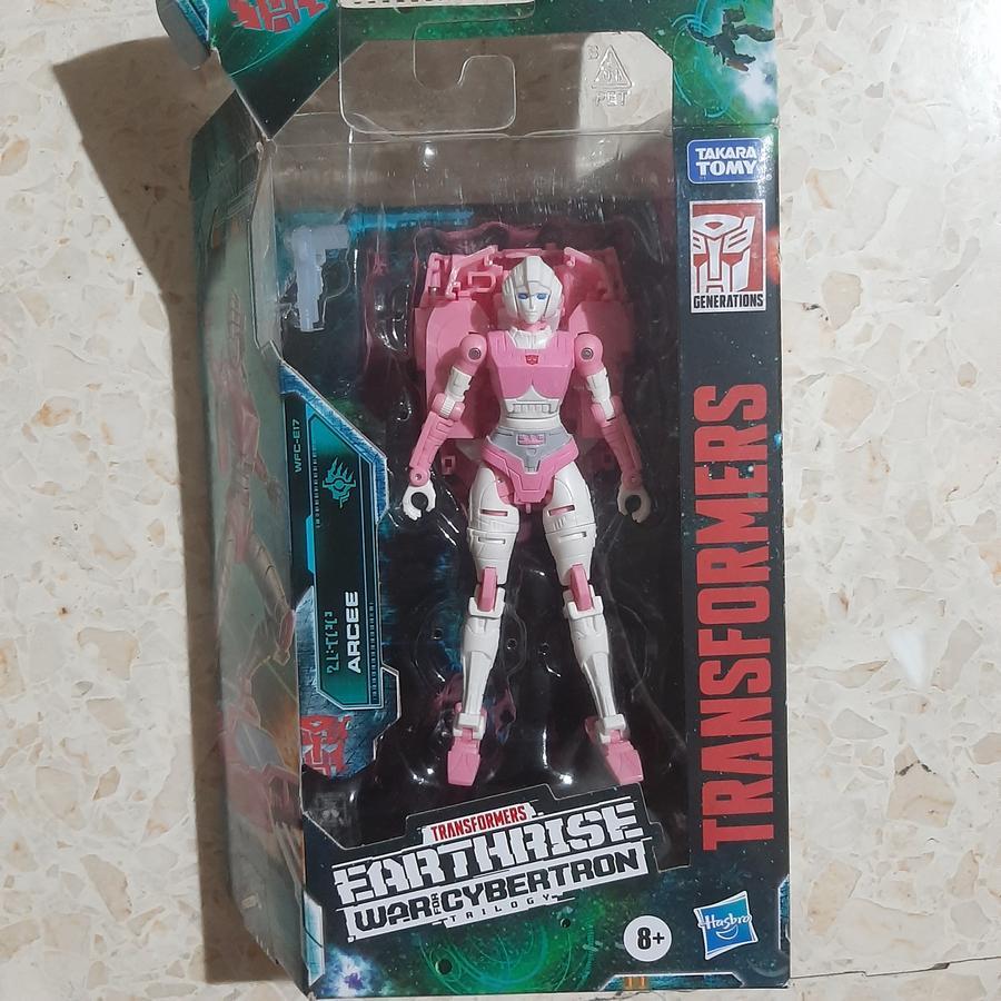 Transformers Earthrise Arcee