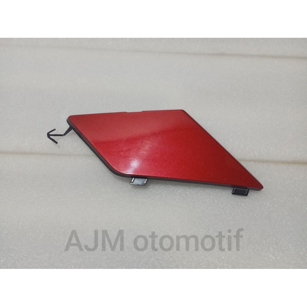 Tutup Derek Cover Towing Bemper Depan Nissan Livina New Original