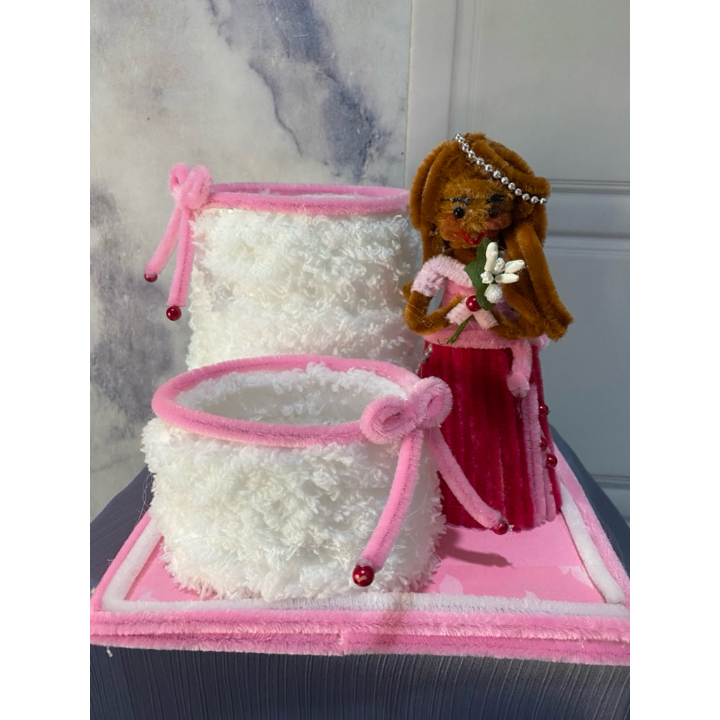 

Tempat pensil bulu halus (handmade)