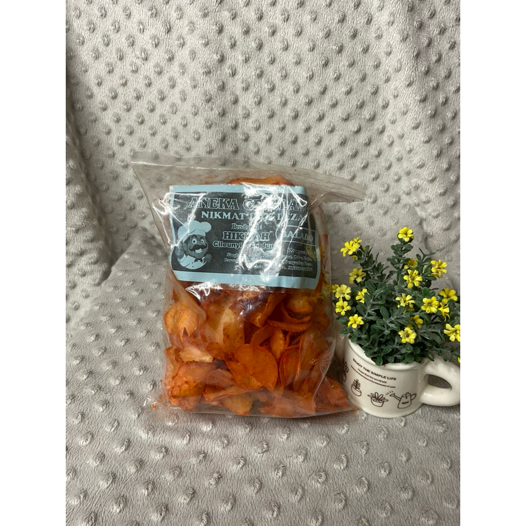 

Keripik singkong pedas jeruk balado