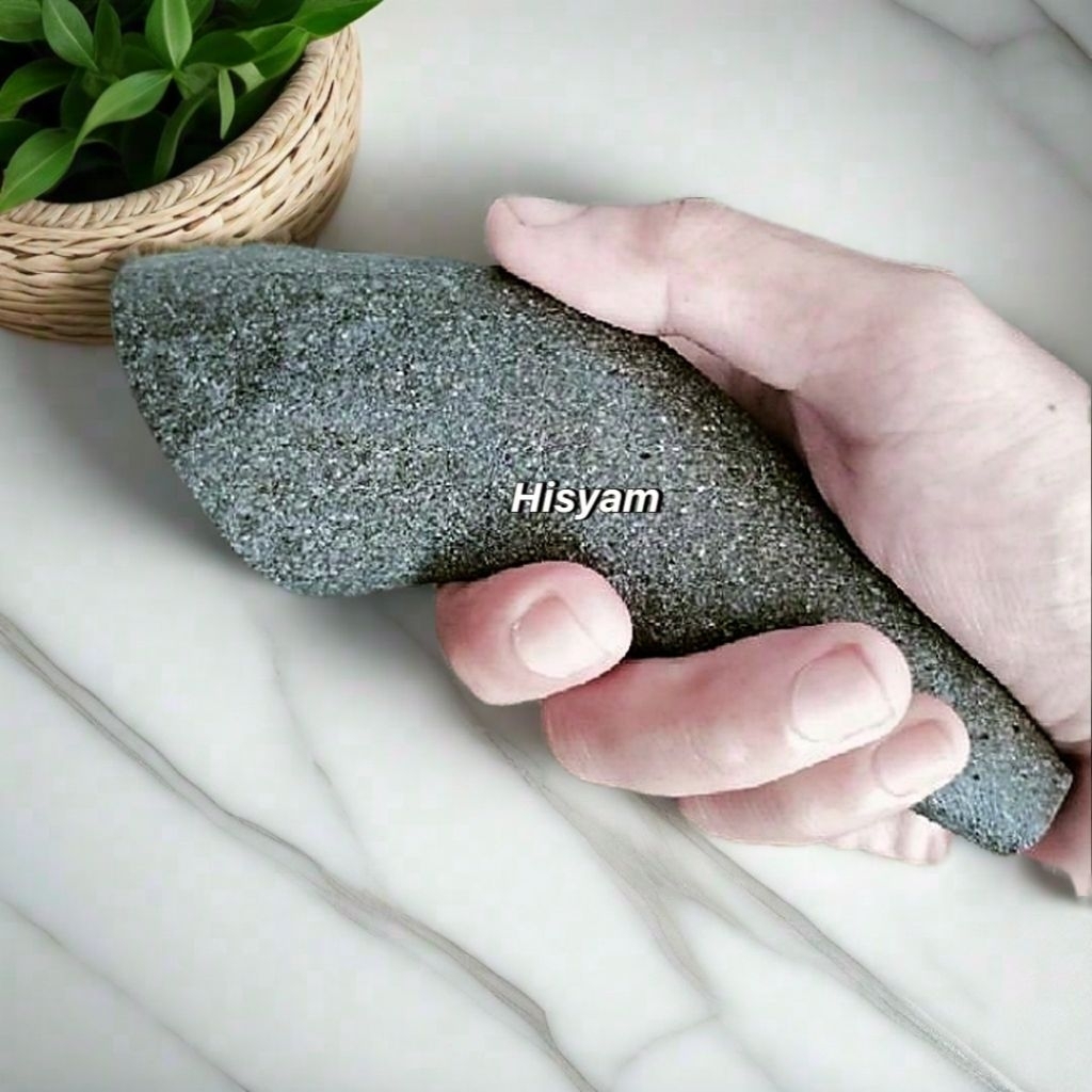 ulekan batu asli. panjang 16 sentimeter