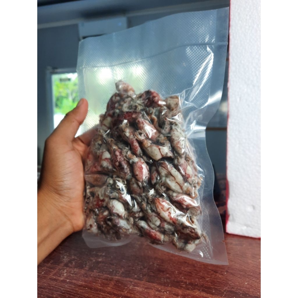 

Cumi Sotong Asin Kering kemasan 250 gram berkualitas