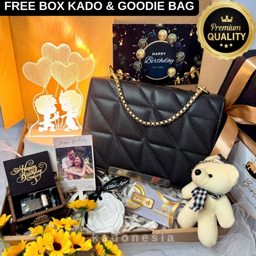 

Hampers Tas Cewek Slingbag / Kado Romantis Cewek / Hadiah Ulang Tahun Pacar ( NEW CINTA )