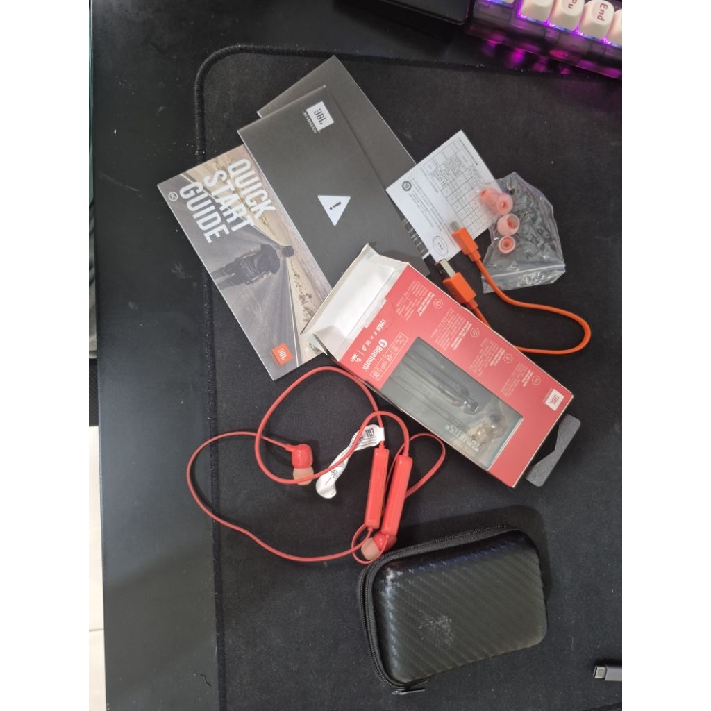 Earphone JBL TUNE 115 BT + Carry case (Bekas)