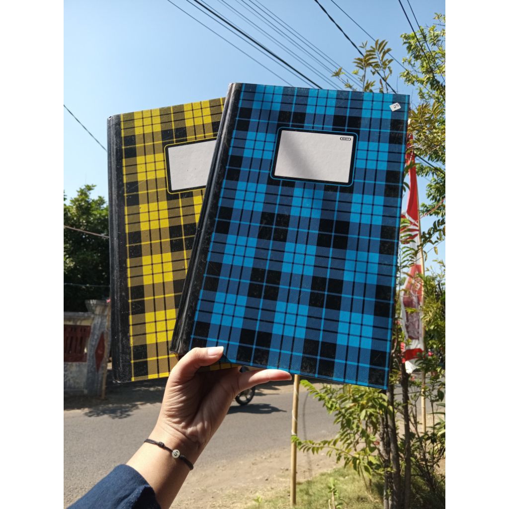 

Buku Tulis Besar Hardcover Kwarto KIKI isi 100 lembar