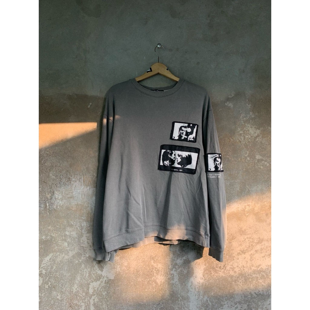 Crewneck I Am  Not A Human Being Patch Work Grey