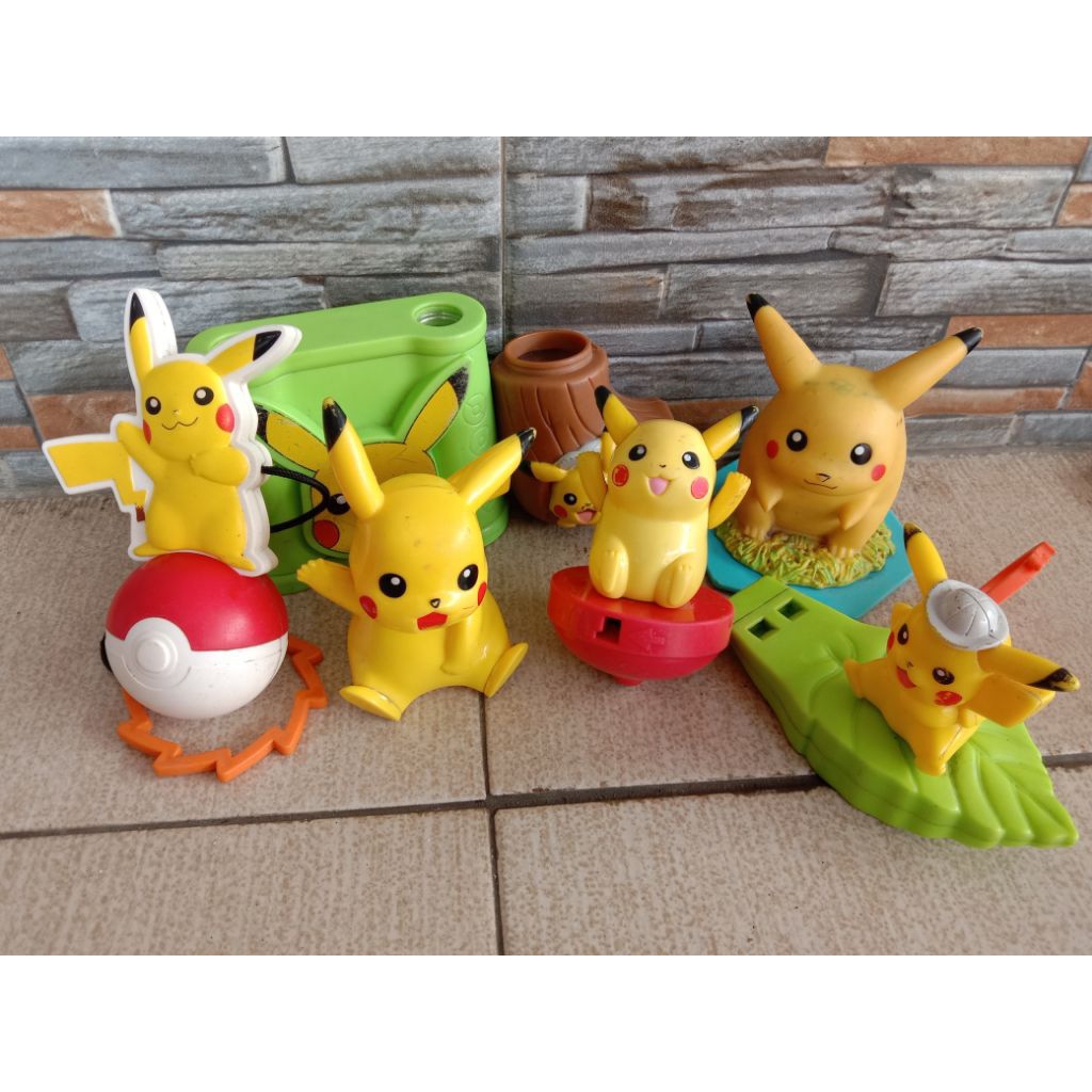 mainan McDonald vintage pikacu