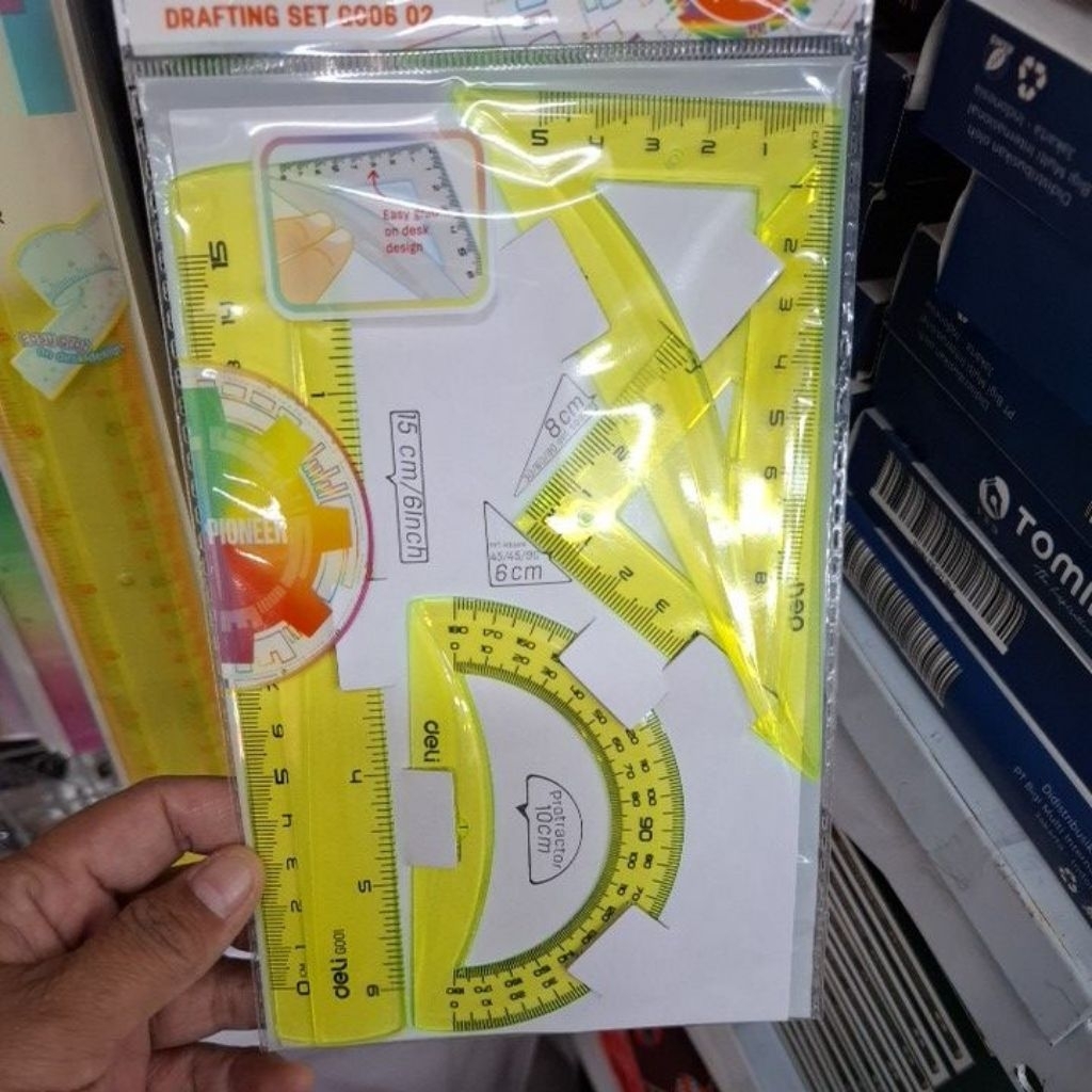 

deli penggaris set G006