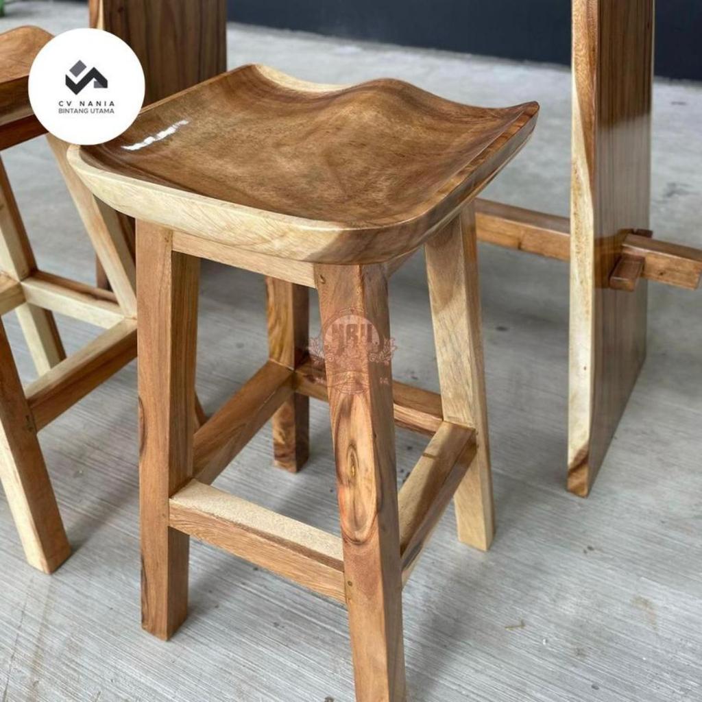 Kursi bar kayu trembesi natural