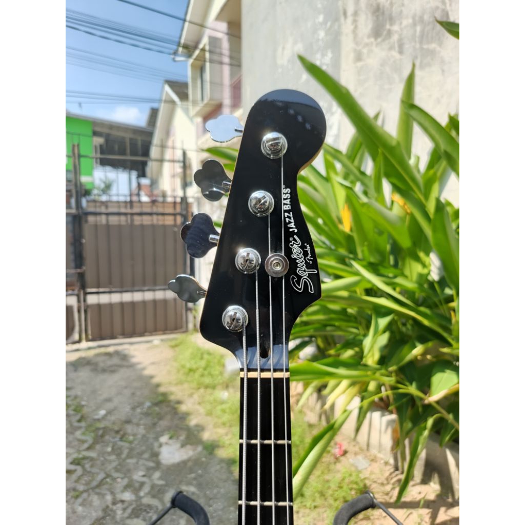Squier Jazz Bass deluxe Seymour Duncan SJB 3