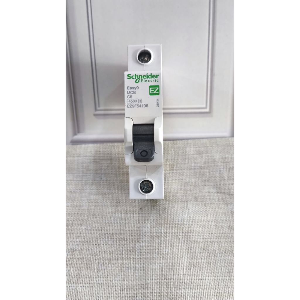 MCB Schneider 6 ampere