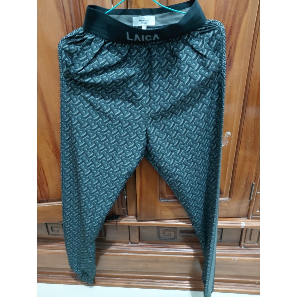 buttonscarves x laica jogger