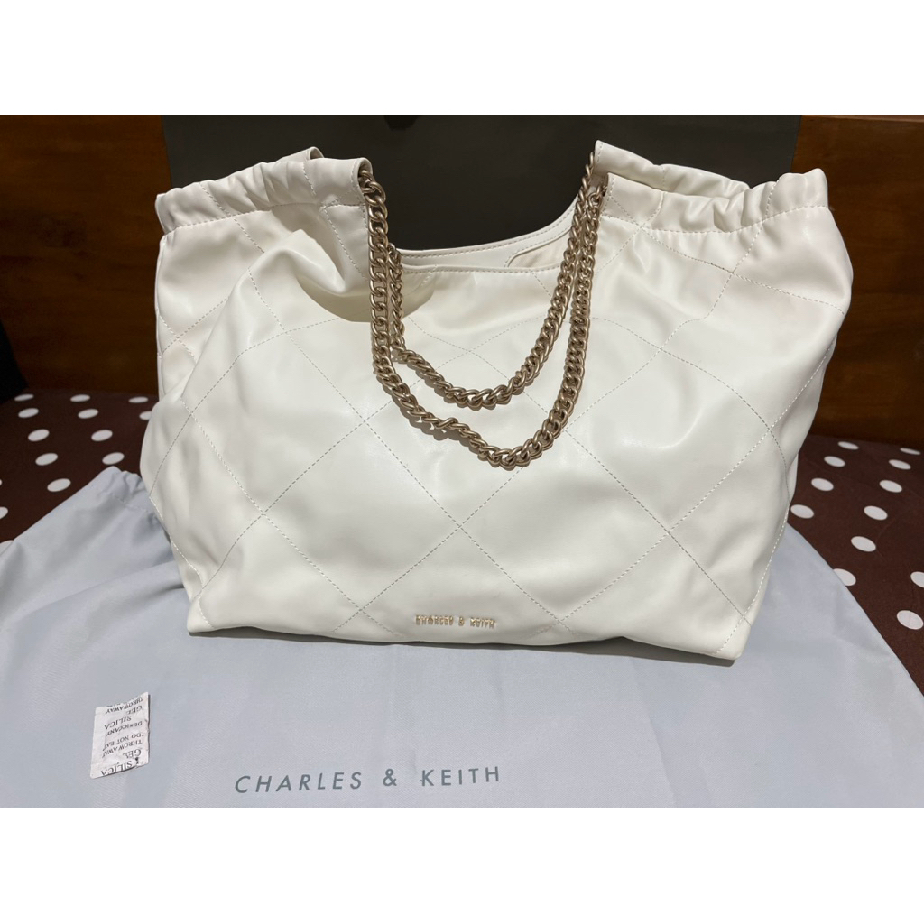 [Preloved] Charles and Keith Tas Wanita | Tote Bag | Tas Rantai | Tas Laptop