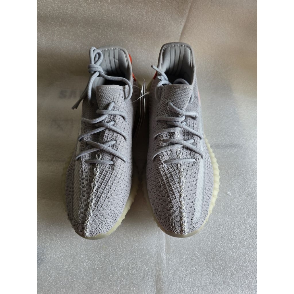 Sepatu Yeezy Boost 350 V2