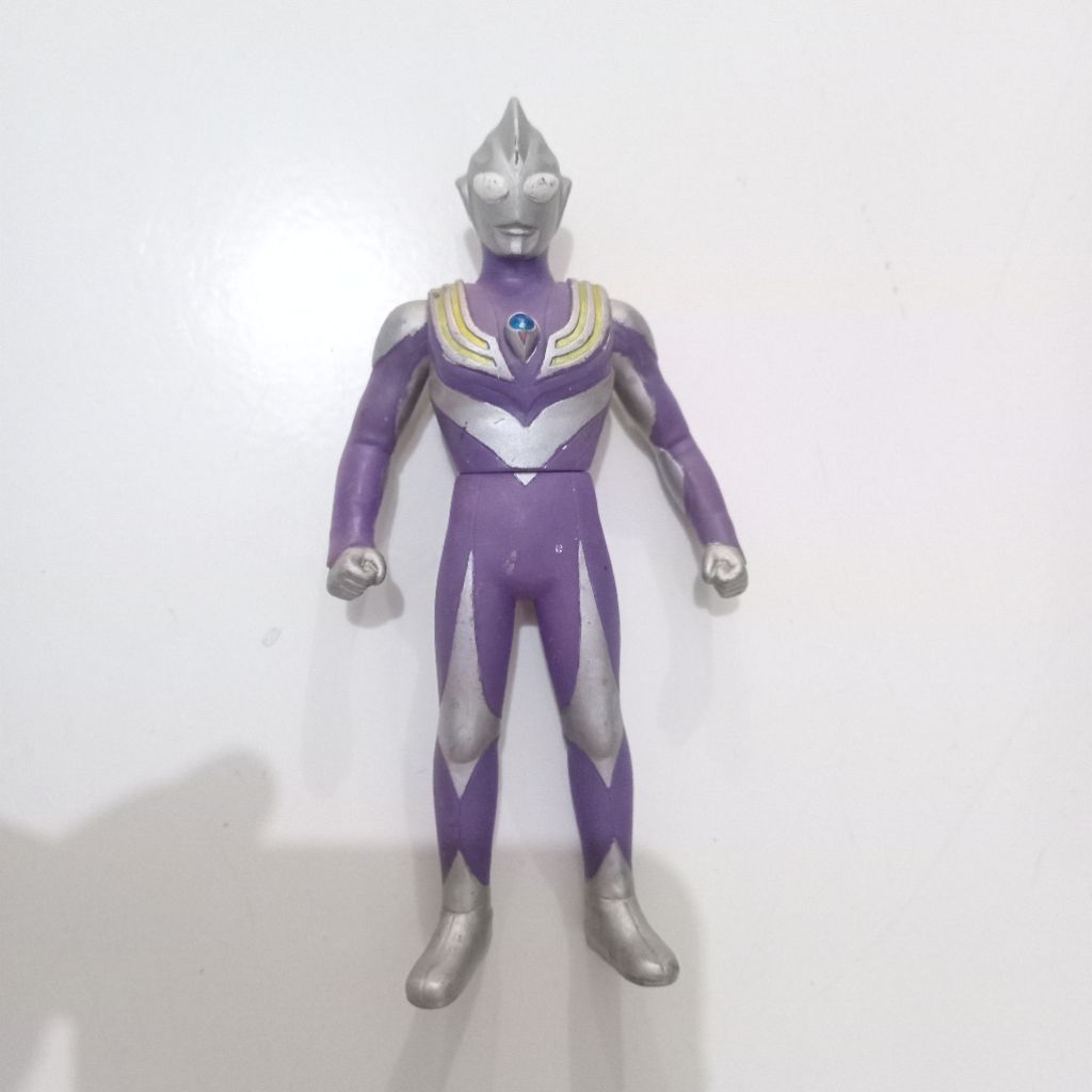 Sofubi bandai ultraman mini series ultraman tiga sky blue