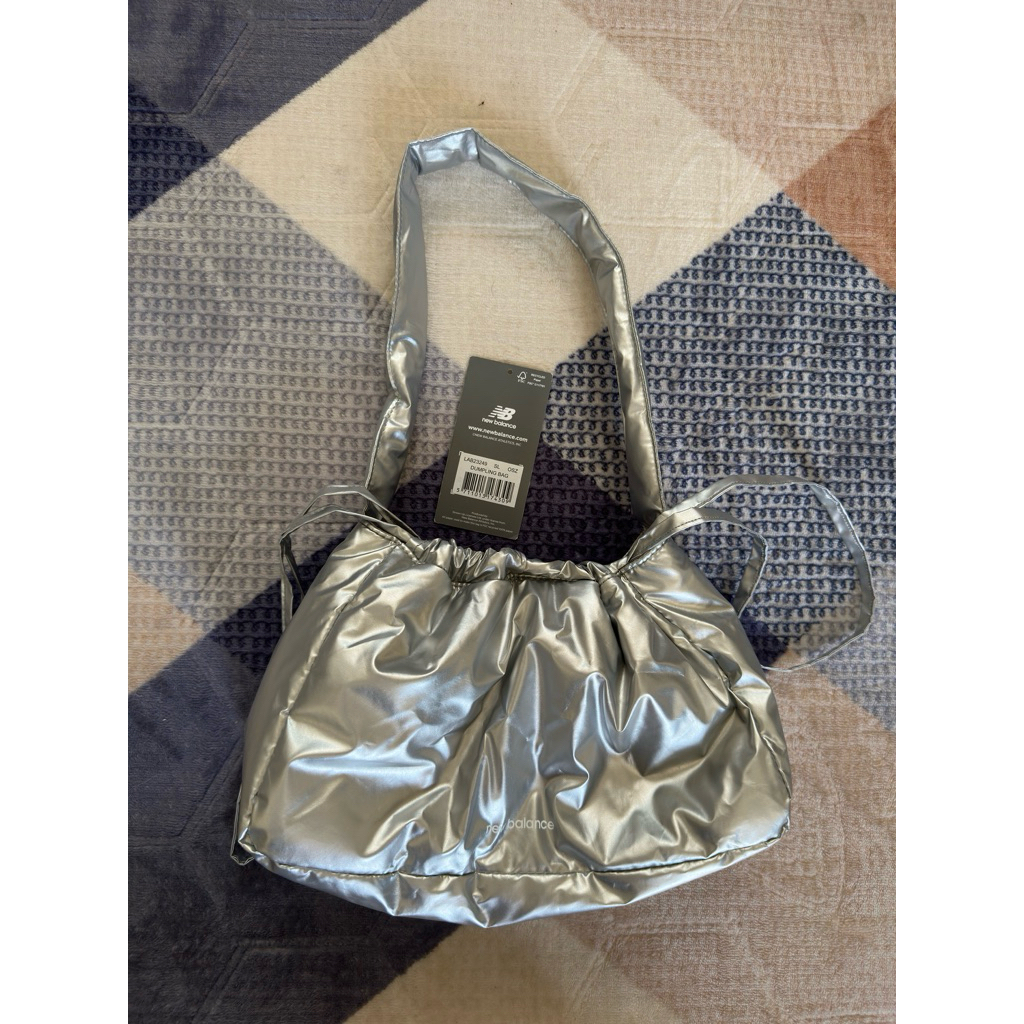 Tas simpel New Balance original dumpling bag ex beli di Thailand