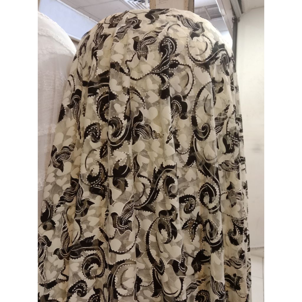 kain/bahan brukat kembang hitam putih / motif love | brukat strech