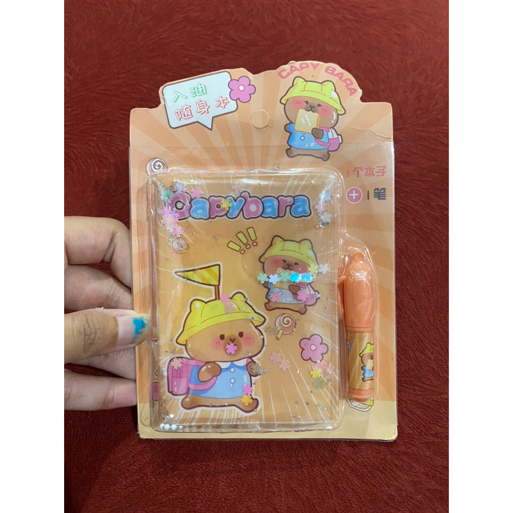 

Notebook Air Glitter Capybara