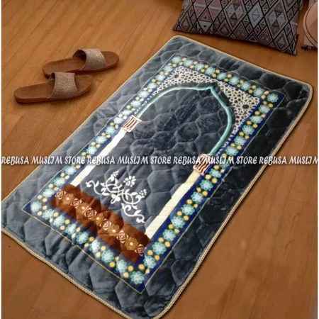 SEJADAH EMBOS NON RUMBAI SEJADAH TEBAL DAN LEMBUT NYAMAN DIGUNAKAN UNTUK SHOLAT ANTI SLIP / Sajadah 