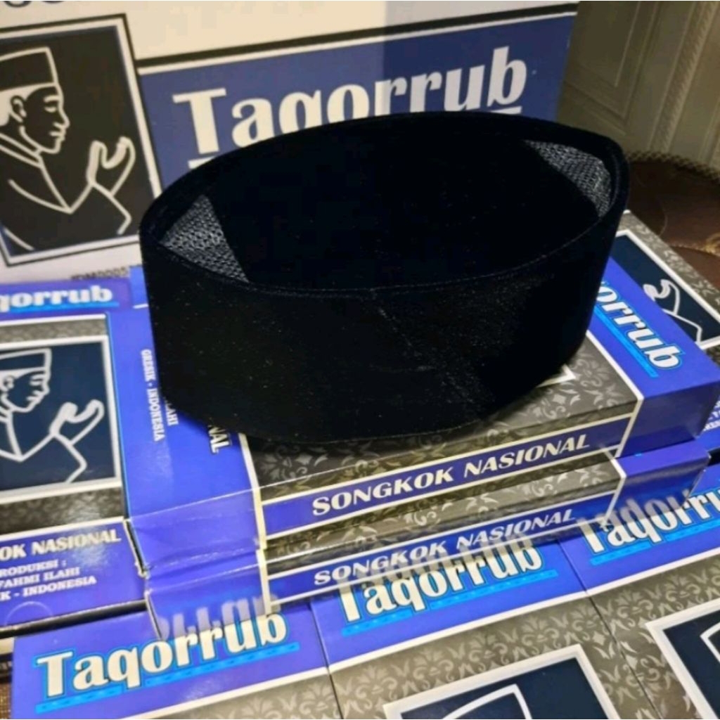 peci hitam TAQORRUB polos AC tinggi 9