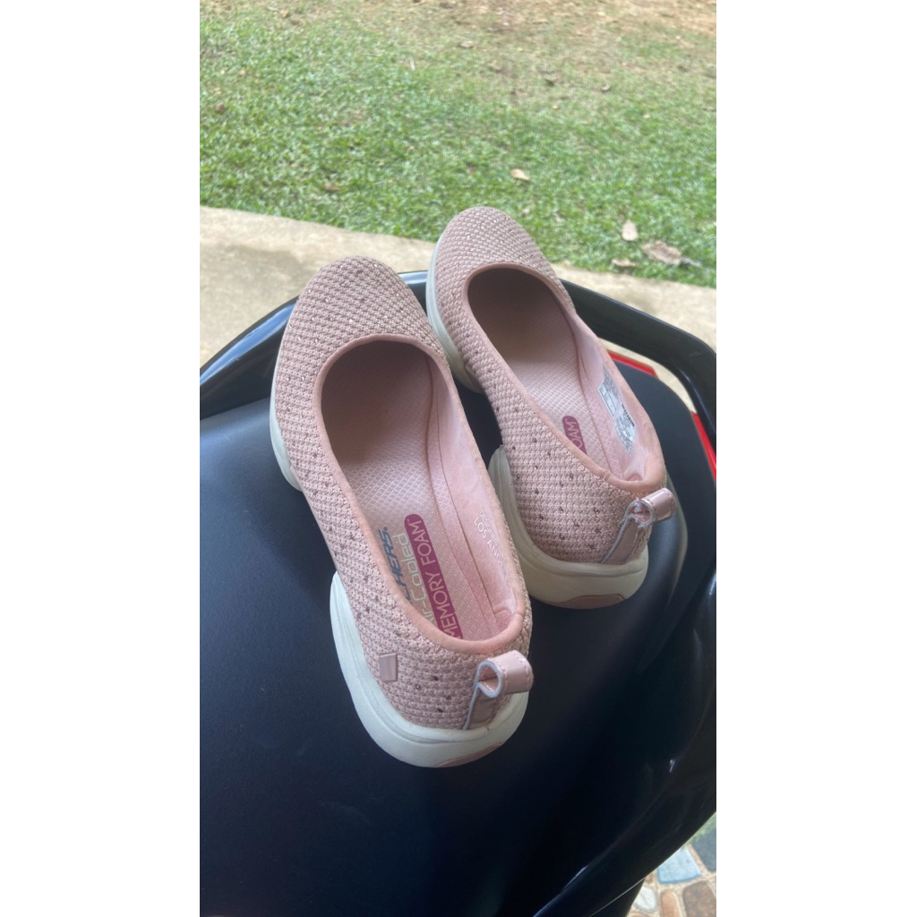 Skechers Air-Cooled Memory Foam