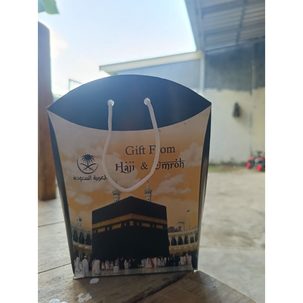 

box paperbag oleh-oleh haji dan umroh