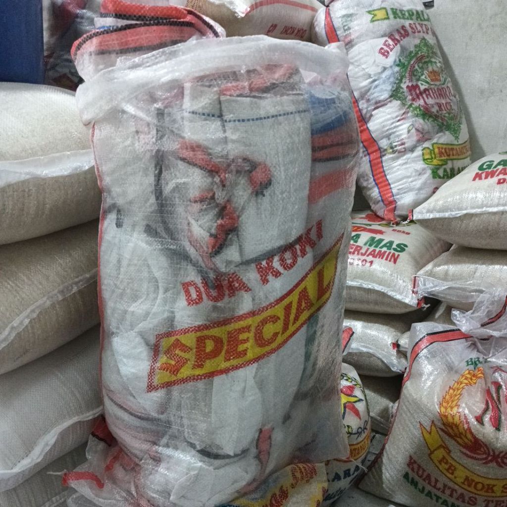 

KARUNG BEKAS BERAS UKURAN 50KG 1 PICK