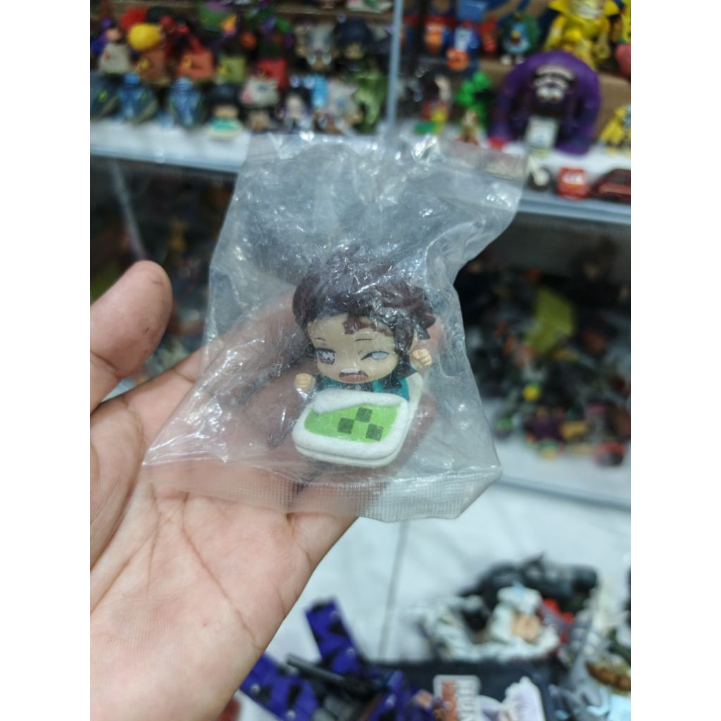 figure kimetsu no yaiba futon sleeping doll gashapon tanjiro