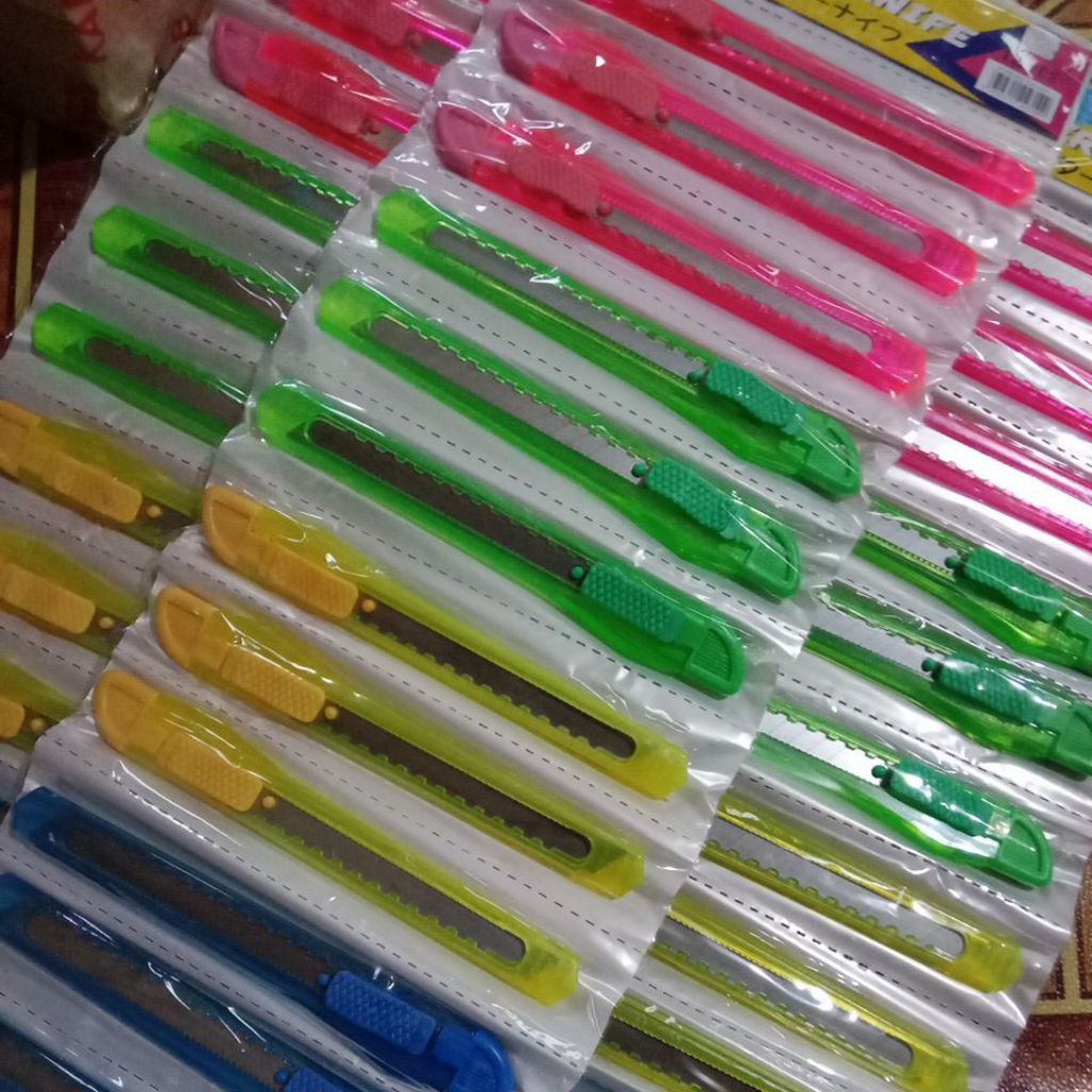 

Catter kecil Tranparan (12pcs) warna warni/linco /esco/amanda