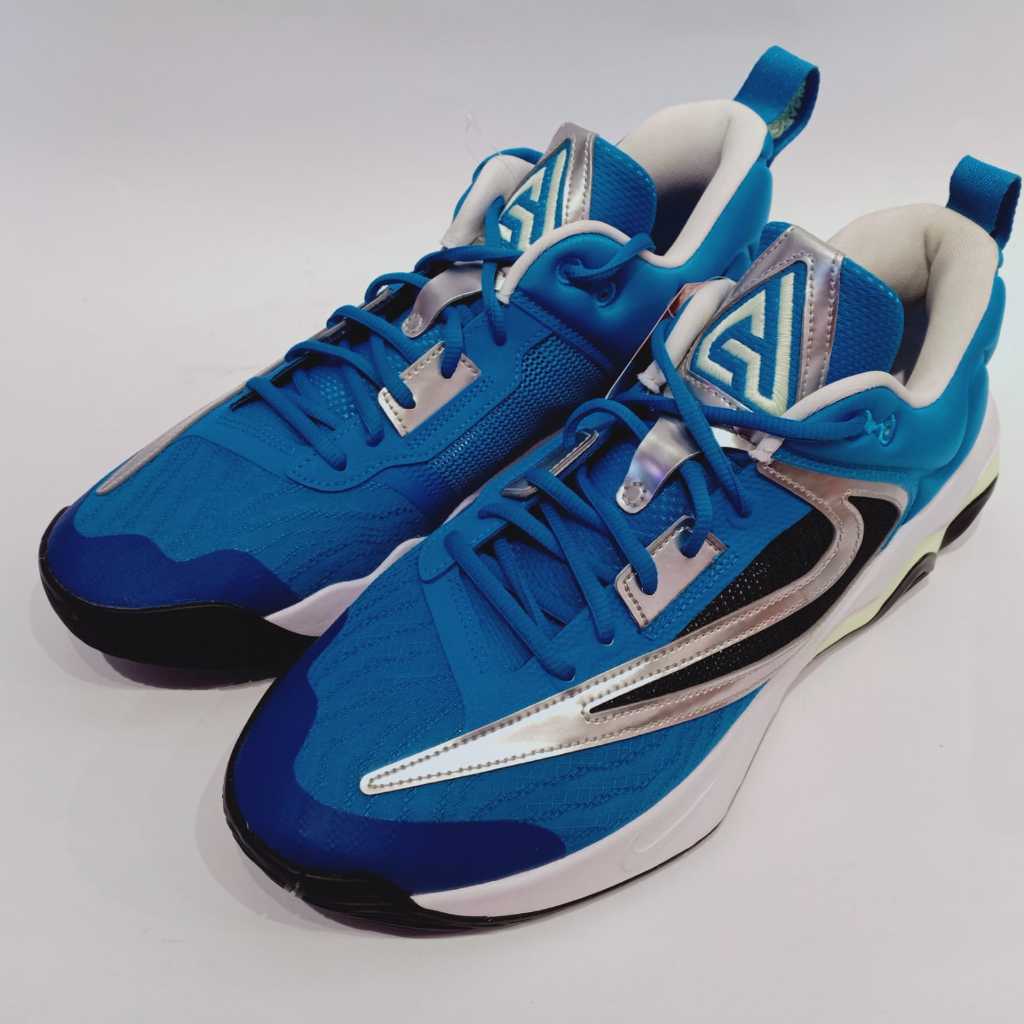 GIANNIS IMMORTALITY 3 EP PHOTO BLUE (2ND) ORIGINAL