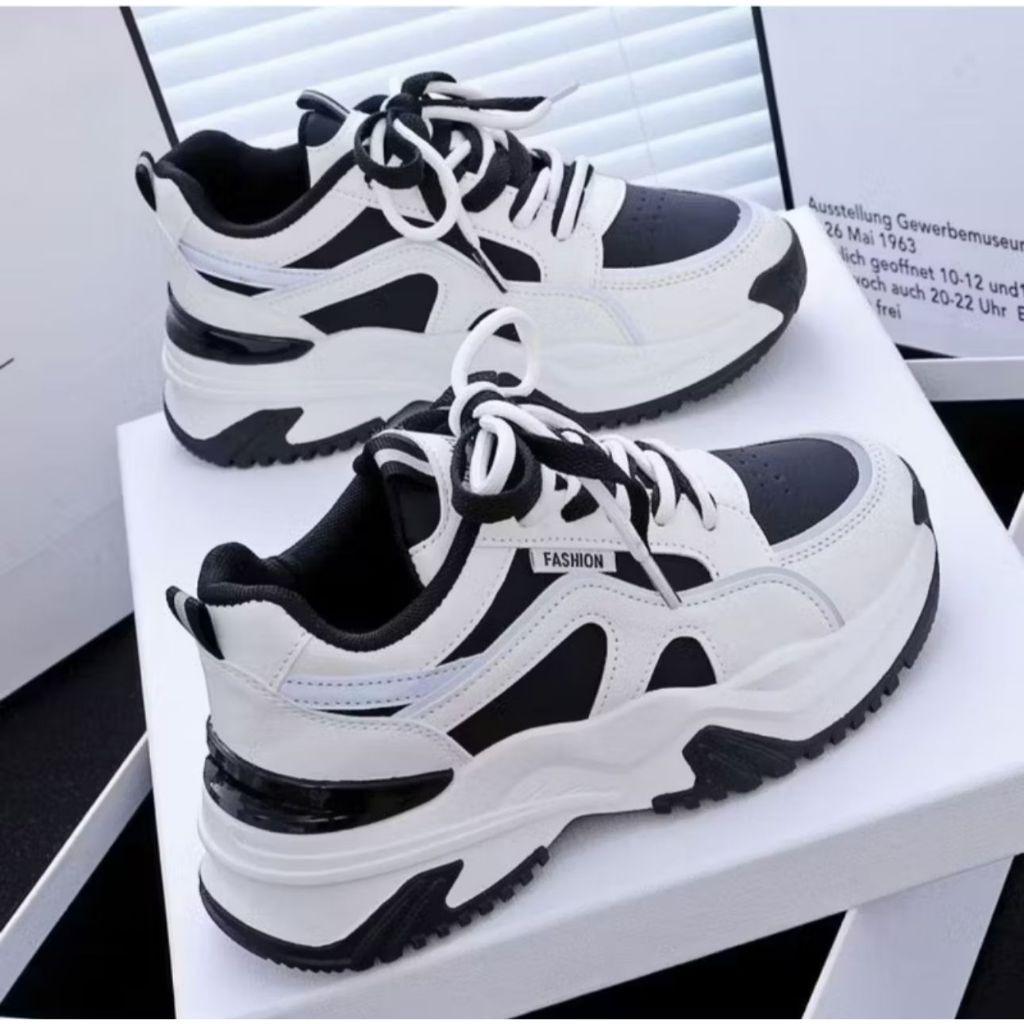 Sepatu Snekers Putih Wanita Sepatu Wanita Tinggi Korea Sepatu Fashion Cewek Trendy