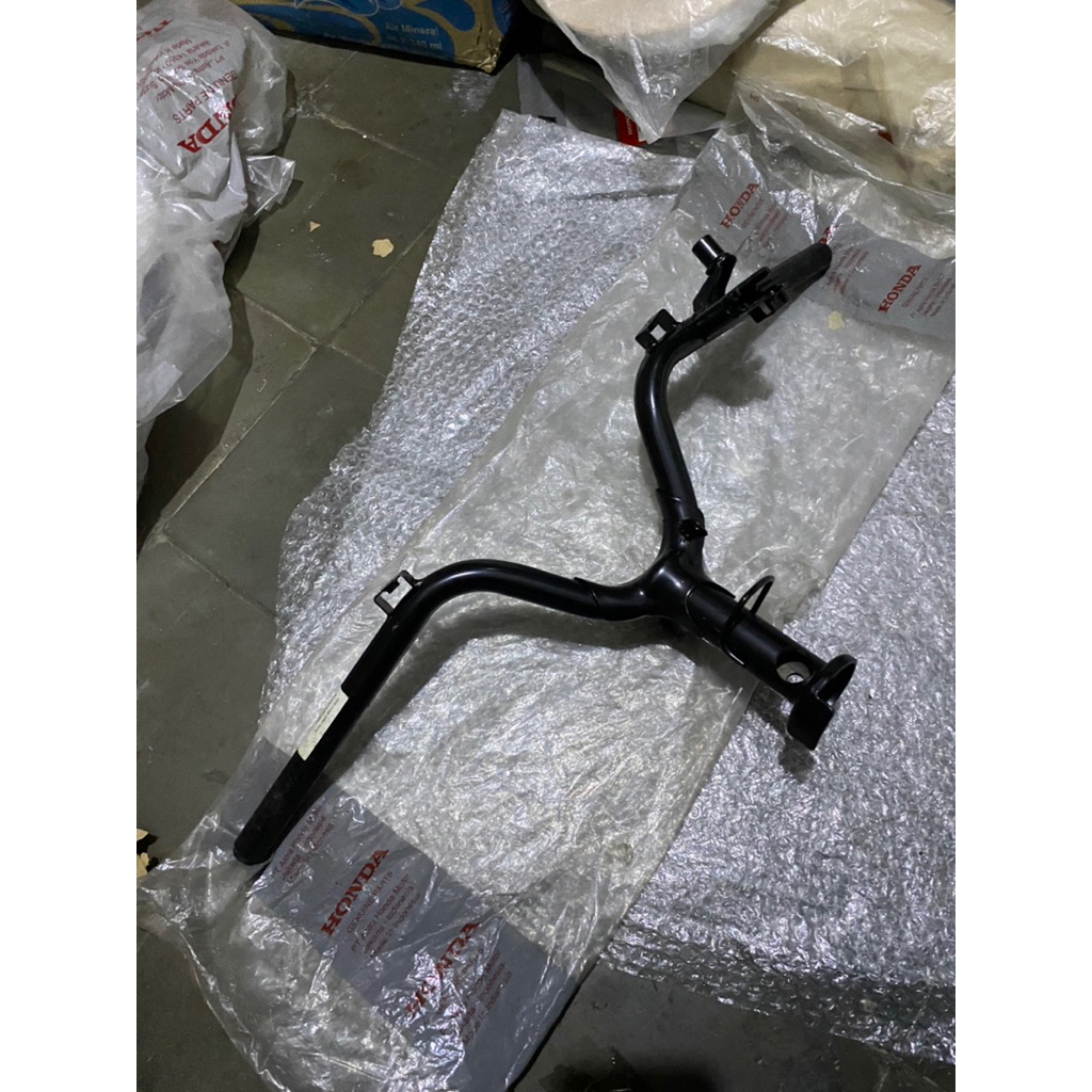 Pipe Comp Strg Stang Stir Setir Honda Vario 125 Fi Techno Old Bohlam Non Cbs 2012 2013 2014 53100-KZ