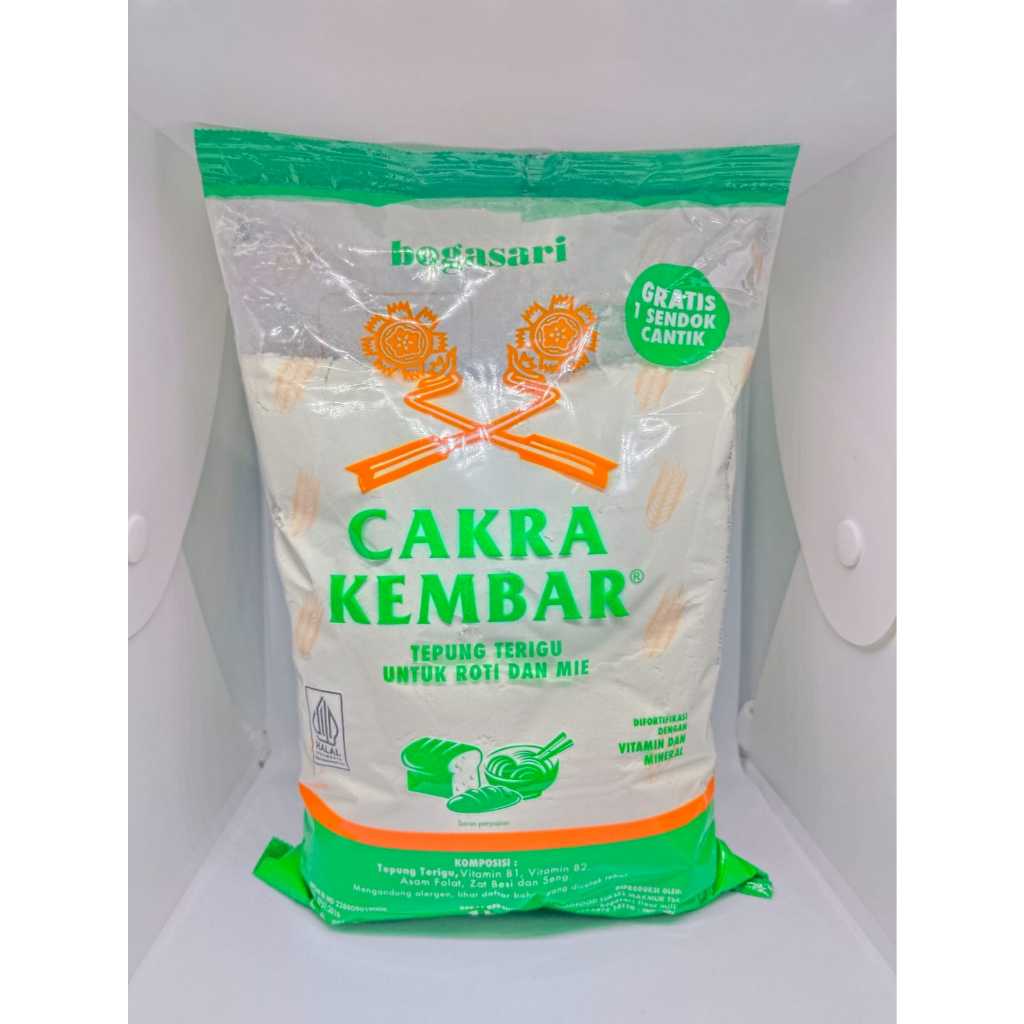 

Tepung Terigu Cakra Kembar 1Kg / Tepung Cakra Kembar / SEGITIGA BIRU