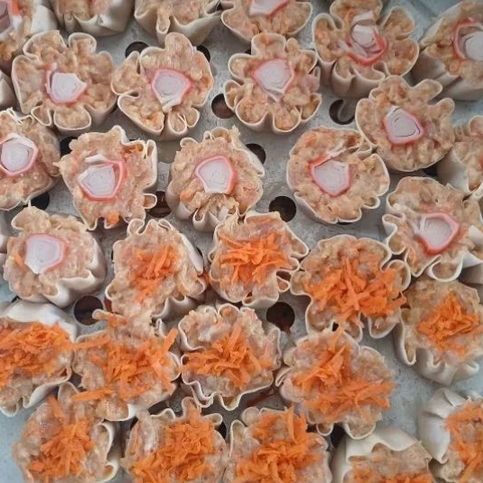 

Dimsum besar isi 50 pcs berat 32-33gr/pcs