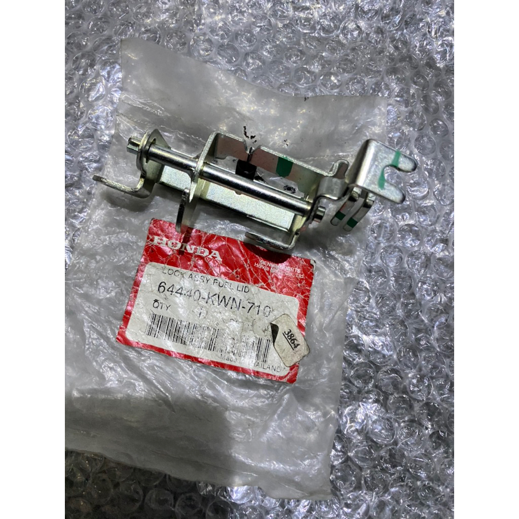 Dudukan engsel jok pcx 125 150 cbu original 64440kwn710 64440-ken-710 ori ahm lid fuel pcx cbu