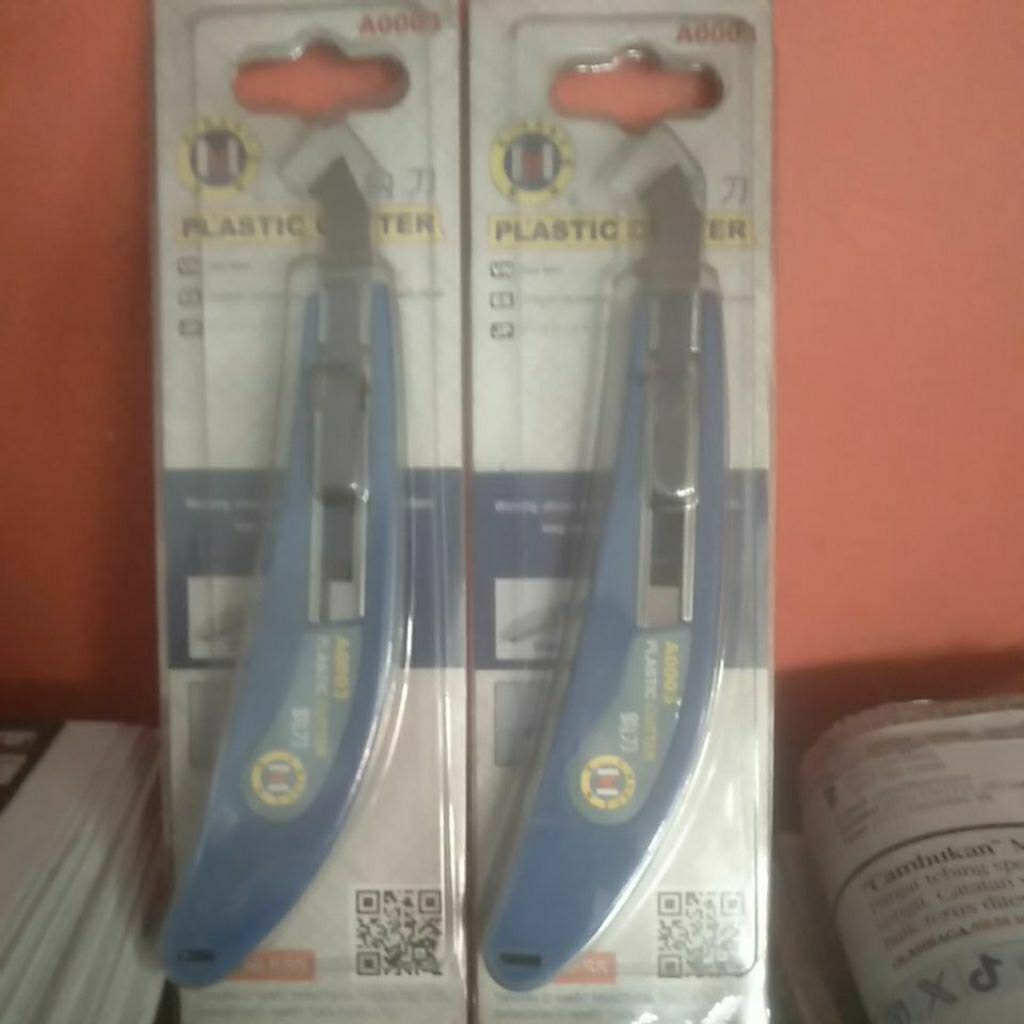 

Plastic Cutter Acrylic C-MART Bonus Mata Pisau Potong Akrilik A0003