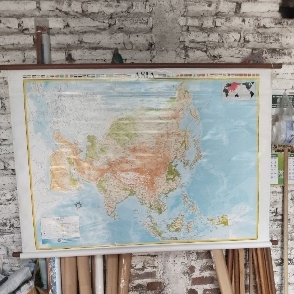 

peta asia sedang bingkai kayu atas bawah 125x85cm