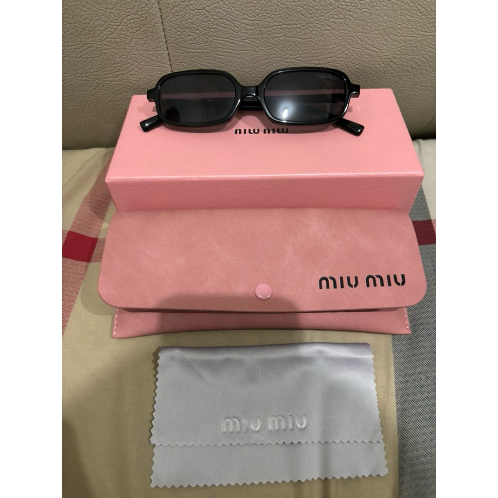 kacamata miumiu / miumiu sunglasses