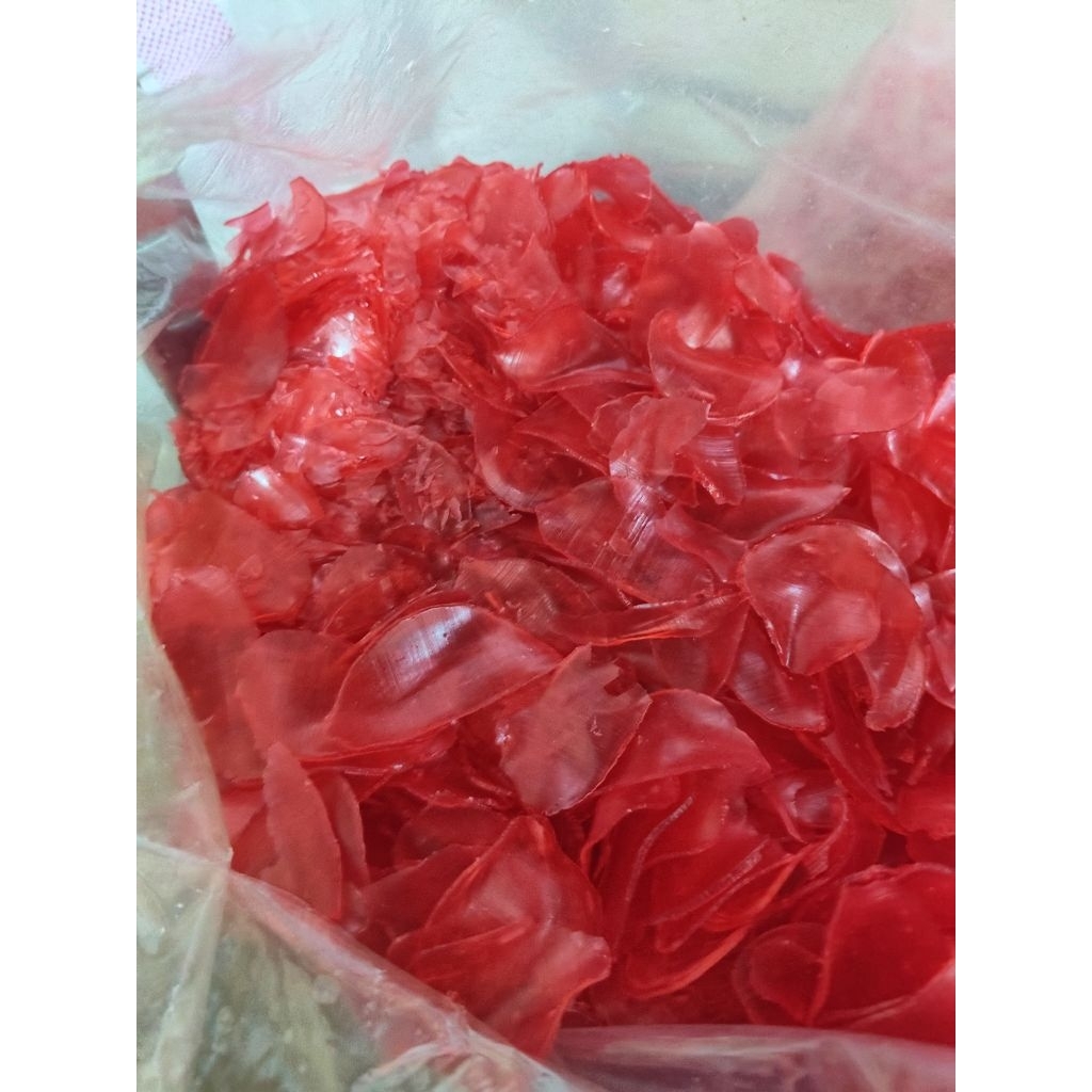 

Kerupuk merah siap goreng