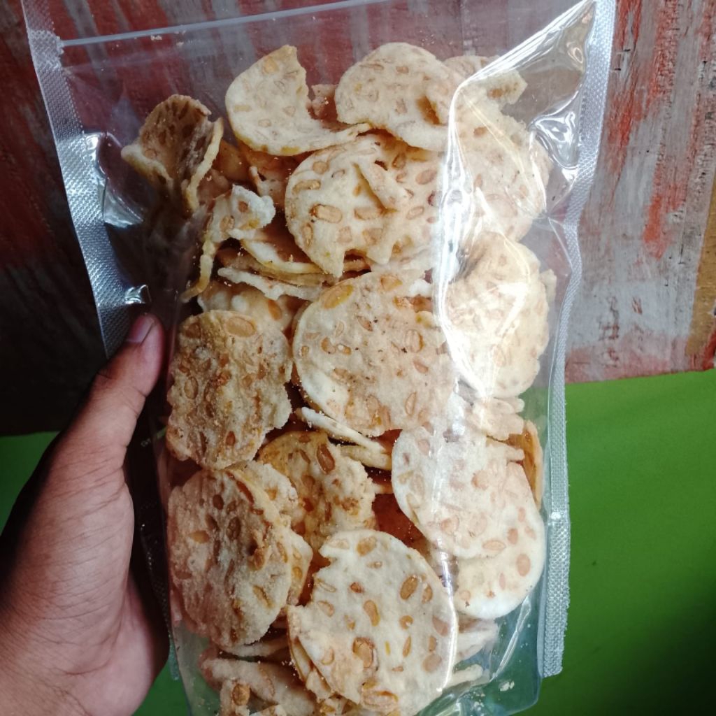 

KERIPIK TEMPE SAGU ORIGINAL RENYAH GURIH