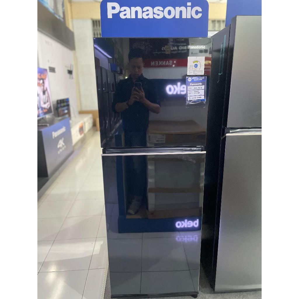 Kulkas 2 Pintu PANASONIC NRBB 252 QPK hitam dan silver INVERTER 246/229L