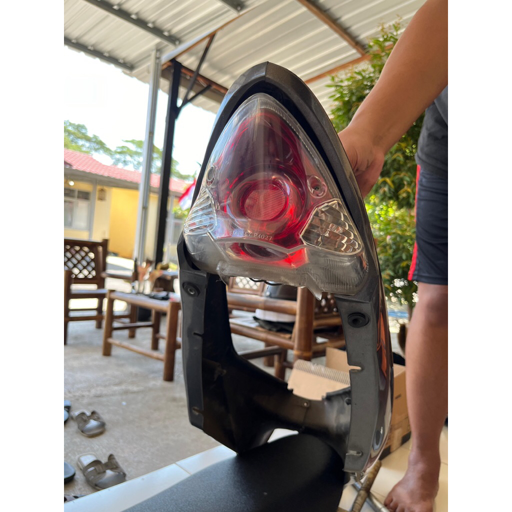 Body belakang satria Fu Barong 1 set dengan lampu ori nya