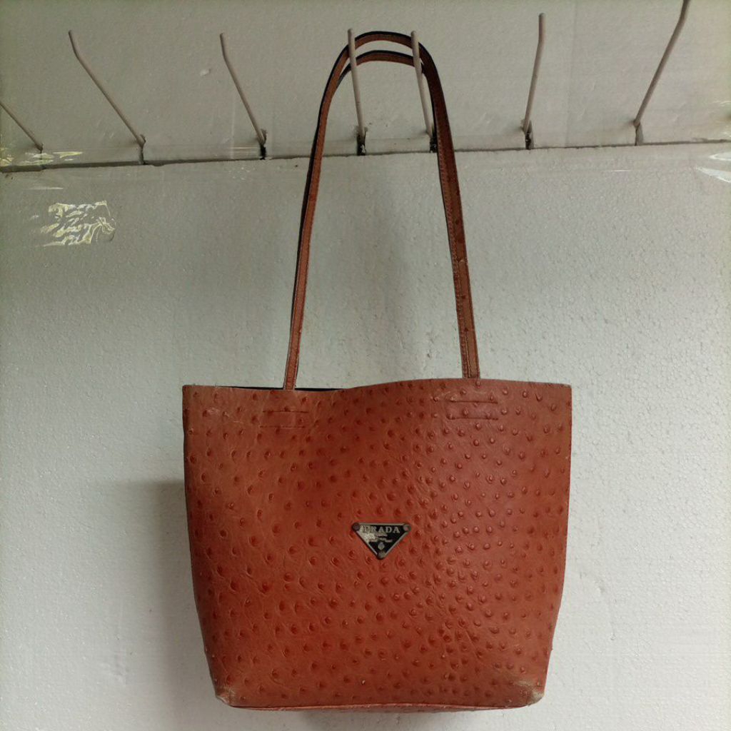 Prada Milano Synthetic Leather Hand Bag-alas-24x7,5cm-tinggi-25,5cm-preloved