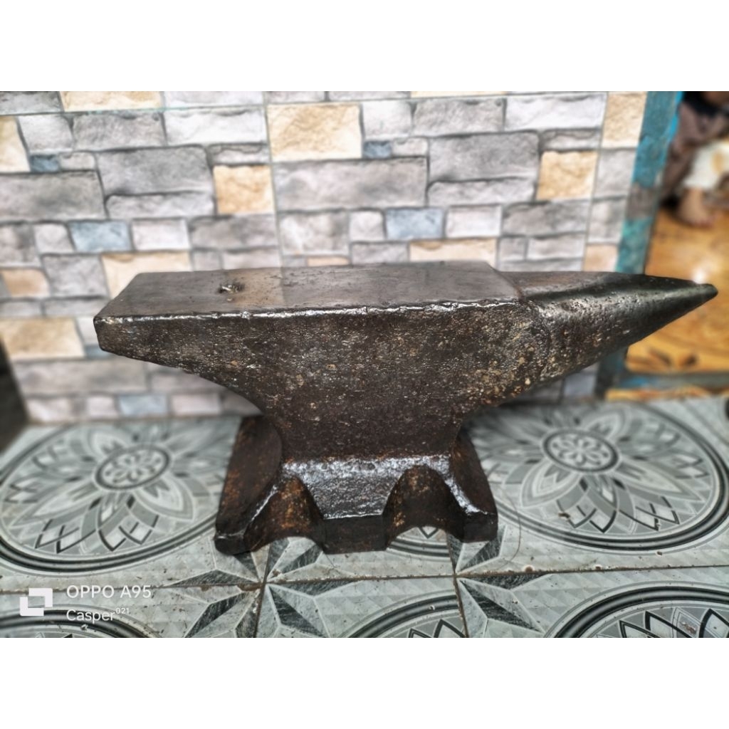 Anvil Paron Landasan Besi 95 Kg