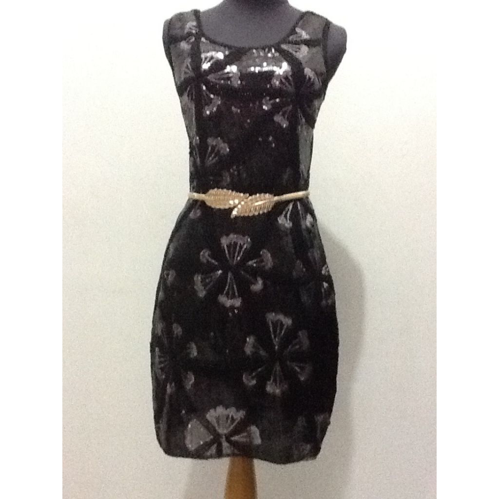 Black Sequin Party Dress – Elegant Floral Motif