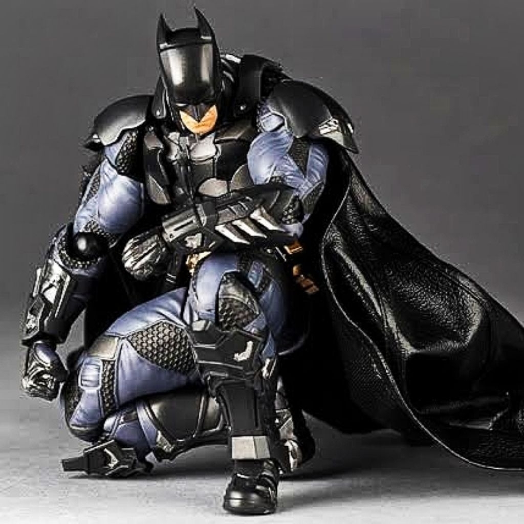 BATMAN Action Figure DC JUSTICE LEAGUE  Batman vs Superman Figuart