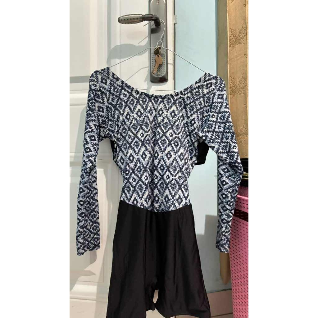 Preloved - Baju Renang Wanita Include Cup Bra