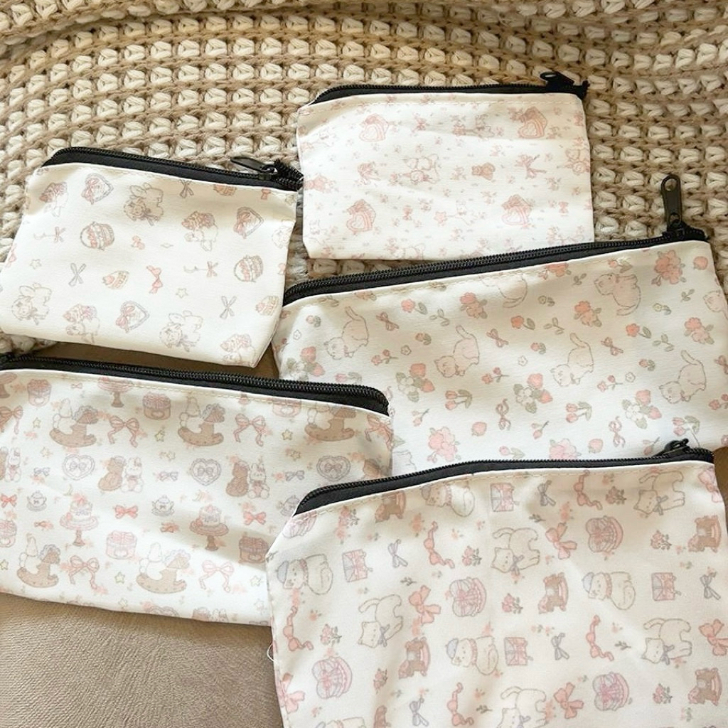 

Mocorie - Sylvestrelle Coquette Pencil Case & Pouch / Tempat Pensil Coquette / Pouch Makeup Coquette / Mini Pouch Coquette / Tempat Pensil Motif Pita / Ribbon Pencil Case / Pouch Kosmetik Kecil / Tas Kosmetik / Pouch Serbaguna