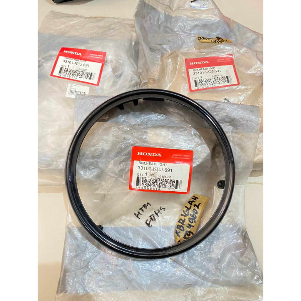 ring lampu depan / ring headlamp Honda Tiger 33101-KCJ-691